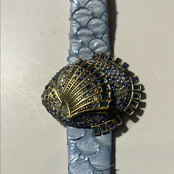 Heidi Daus Gold and Blue Fish Design Bracelet. WA431. Watch hidden behind fin - Picture 13 of 13